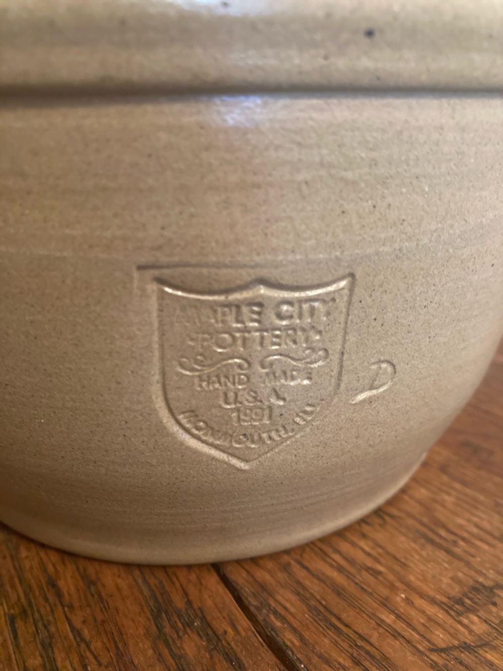 Maple City Pottery Crock/Bowl with Lid Pineapple 🍍 Vintage - Picture 6 of 9